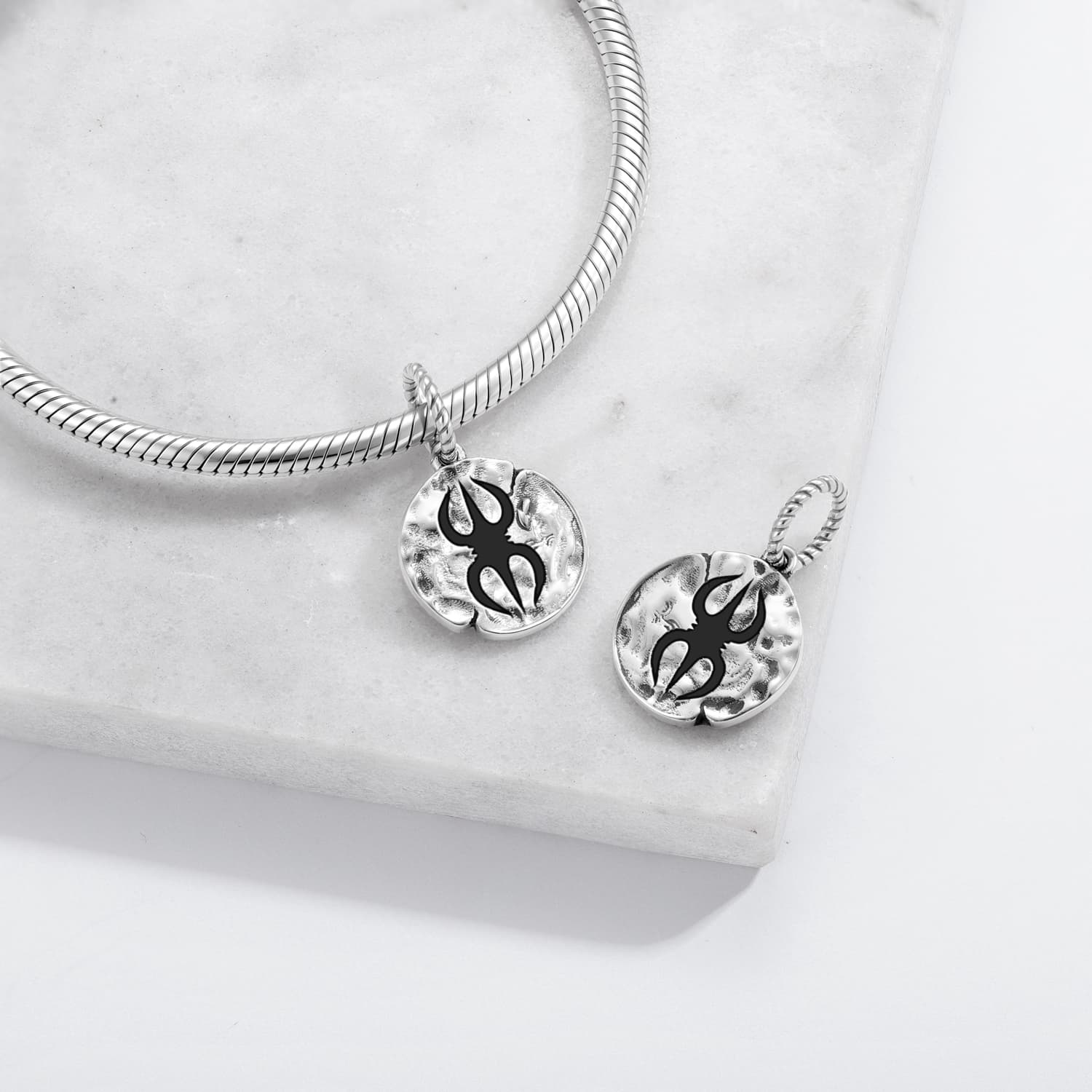 Símbolo budista Vajra de plata esterlina 925 texturizado a mano para pulseras