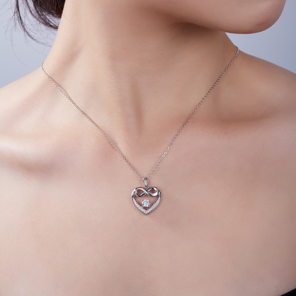 Collana cuore infinito in argento sterling S925 4.8g con ciondolo moissanite da 5mm, 45cm, 17 pietre, con certificato GRA, set di gioielleria con scatola regalo in argento placcato platino per donne