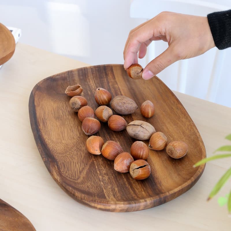 Japanischer Snackteller aus Akazienholz - Ungewöhnliche Form