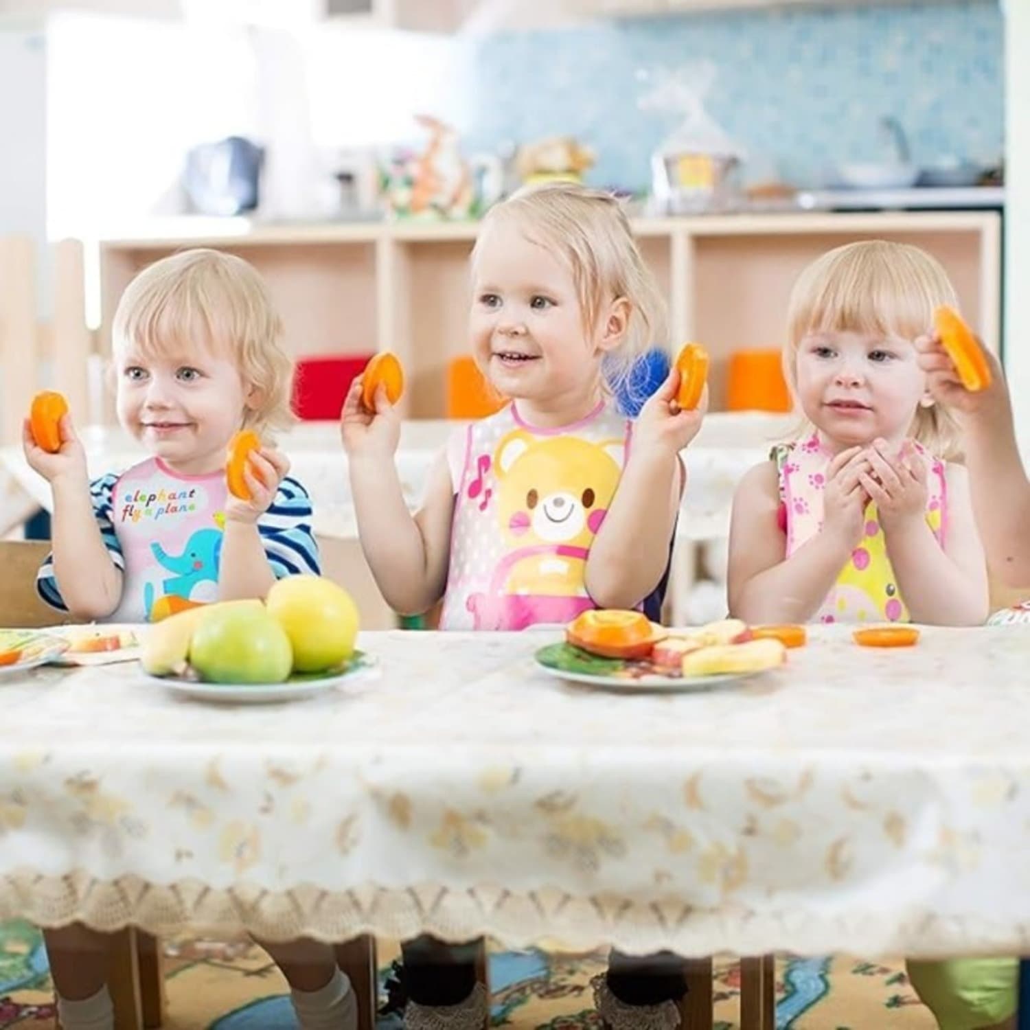 Partyschmuck-Set mit 6 Tier-Lätzchen aus EVA