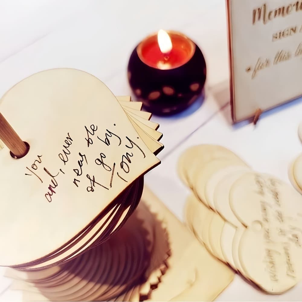 Holz Gästebuch Tisch mit Herz Detail Hochzeit