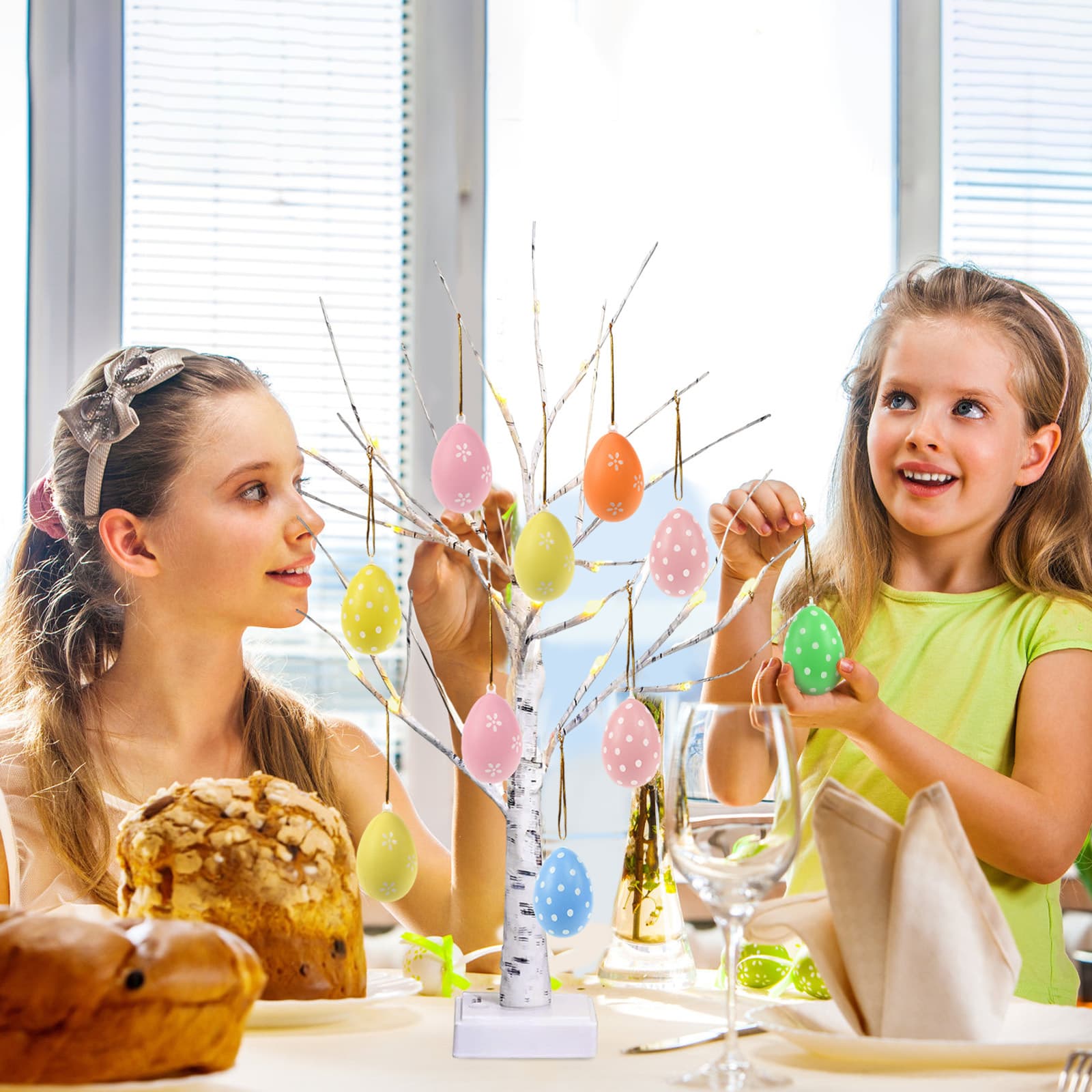 Künstlicher Osterbaum mit 10 Eier-Anhängern als Tischdeko