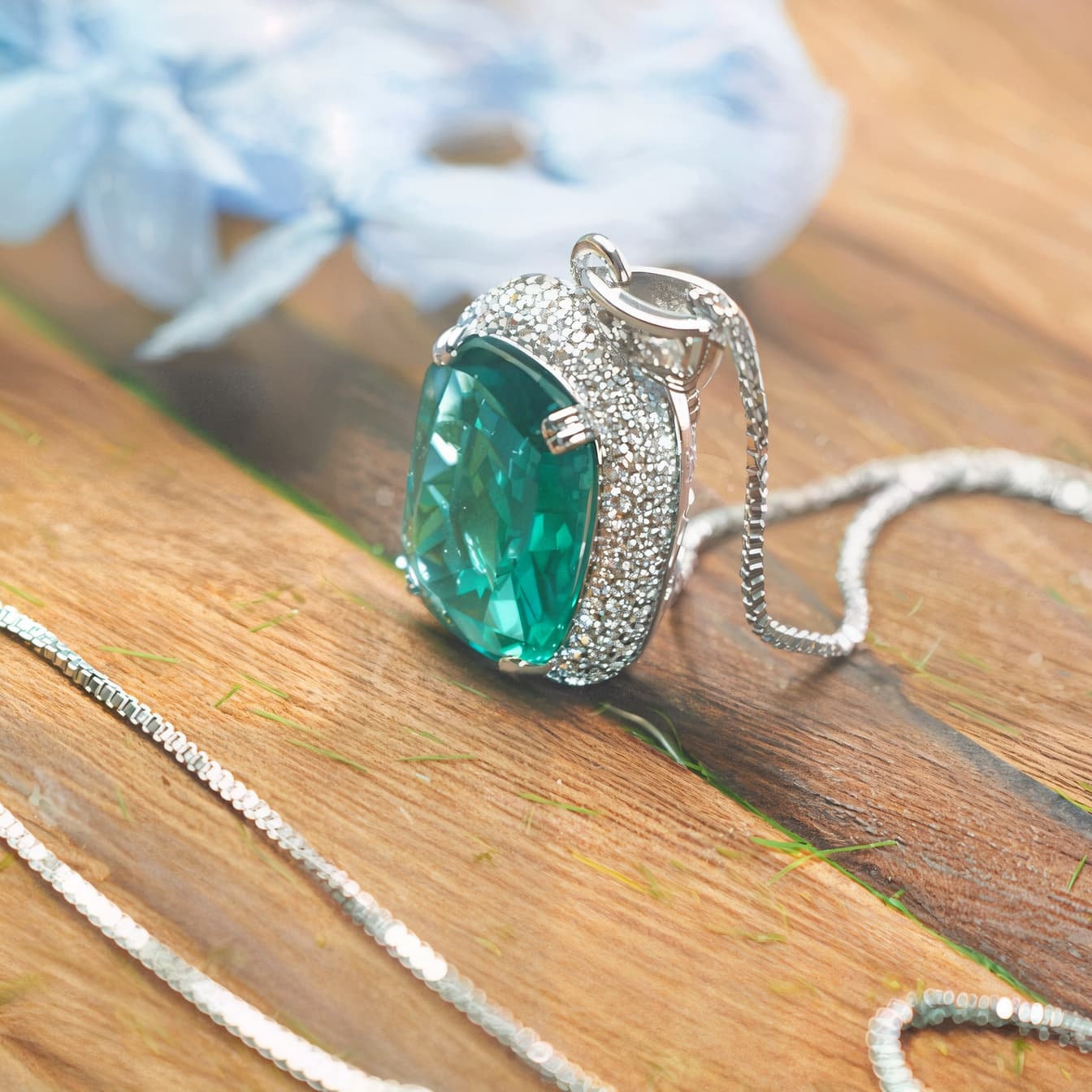 Pendente a forma di cuscino verde smeraldo CZ con alone per donne, collana di dichiarazione di nozze e da sposa in argento placcato rame e zirconio cubico bianco, regalo di gioielleria nuziale