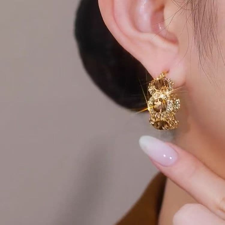 Boucles d'oreilles rétro en diamants incrustés au style de Hong Kong