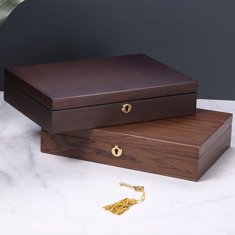 Scatola in legno vintage per gioielli - conservazione e organizzazione