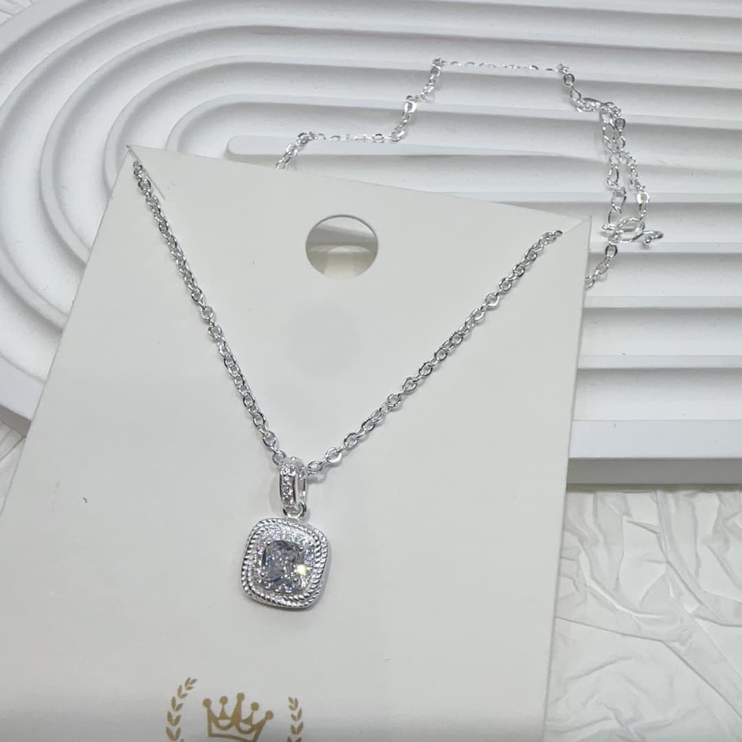 Collana con pendente quadrato in zirconio Sterling 999