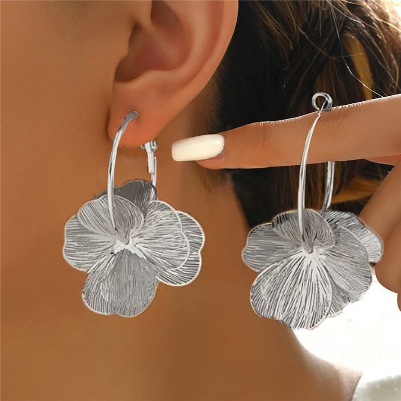 Boucles de fleurs pour femmes – 2 styles de boucles d’oreilles florales tombantes en forme de cercles, boucles d’oreilles tendance et marquantes, bijoux