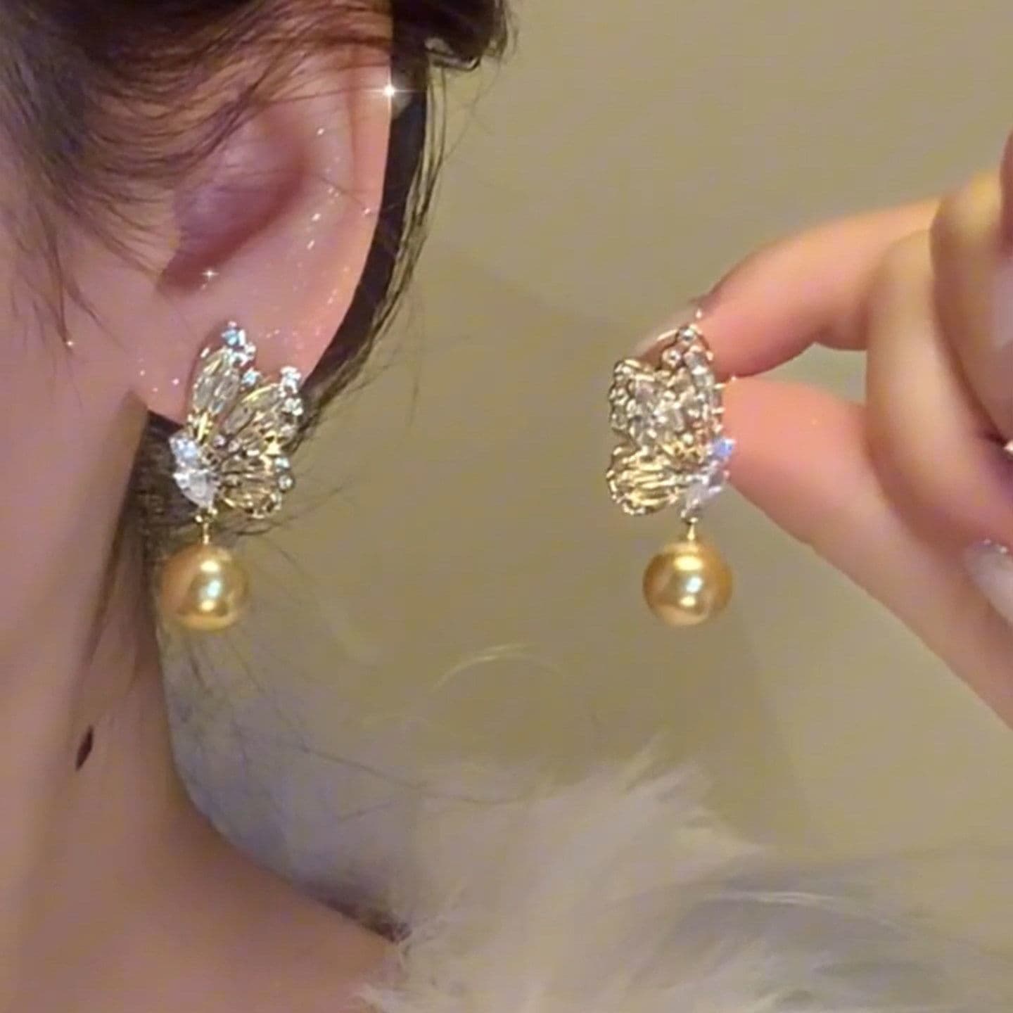 Vintage Gold Butterfly Pearl Ohrstecker für Damen