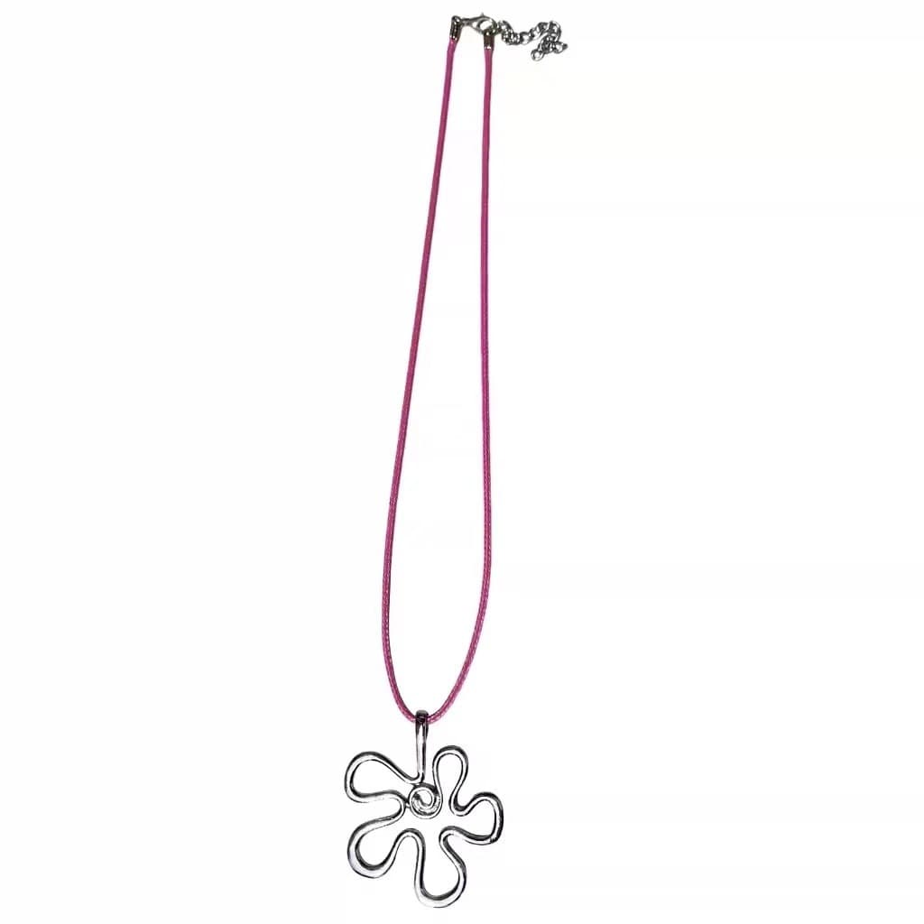Collier en cuir bohème avec pendentif floral