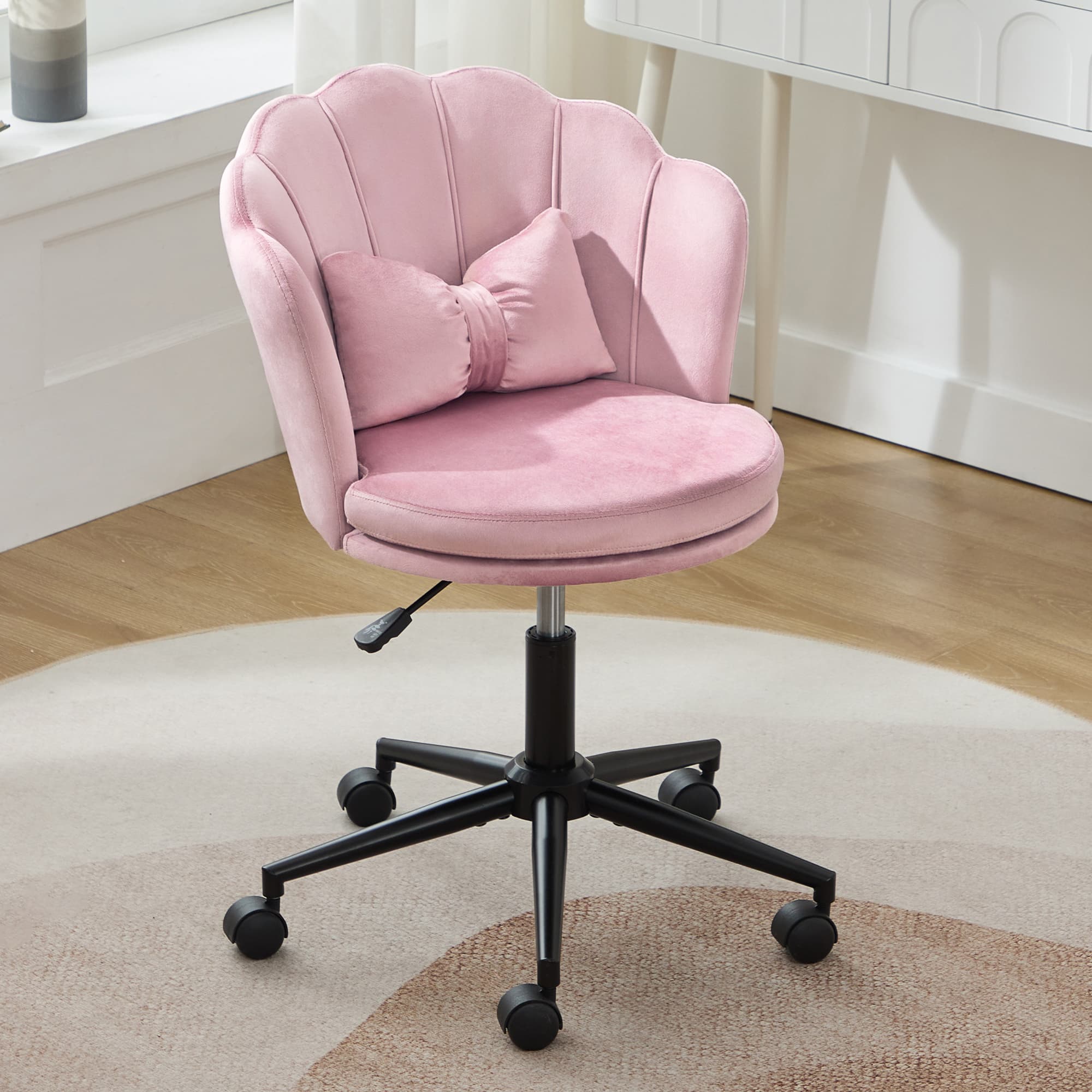 Moderner Design-Drehstuhl mit Blüten-Rückenlehne