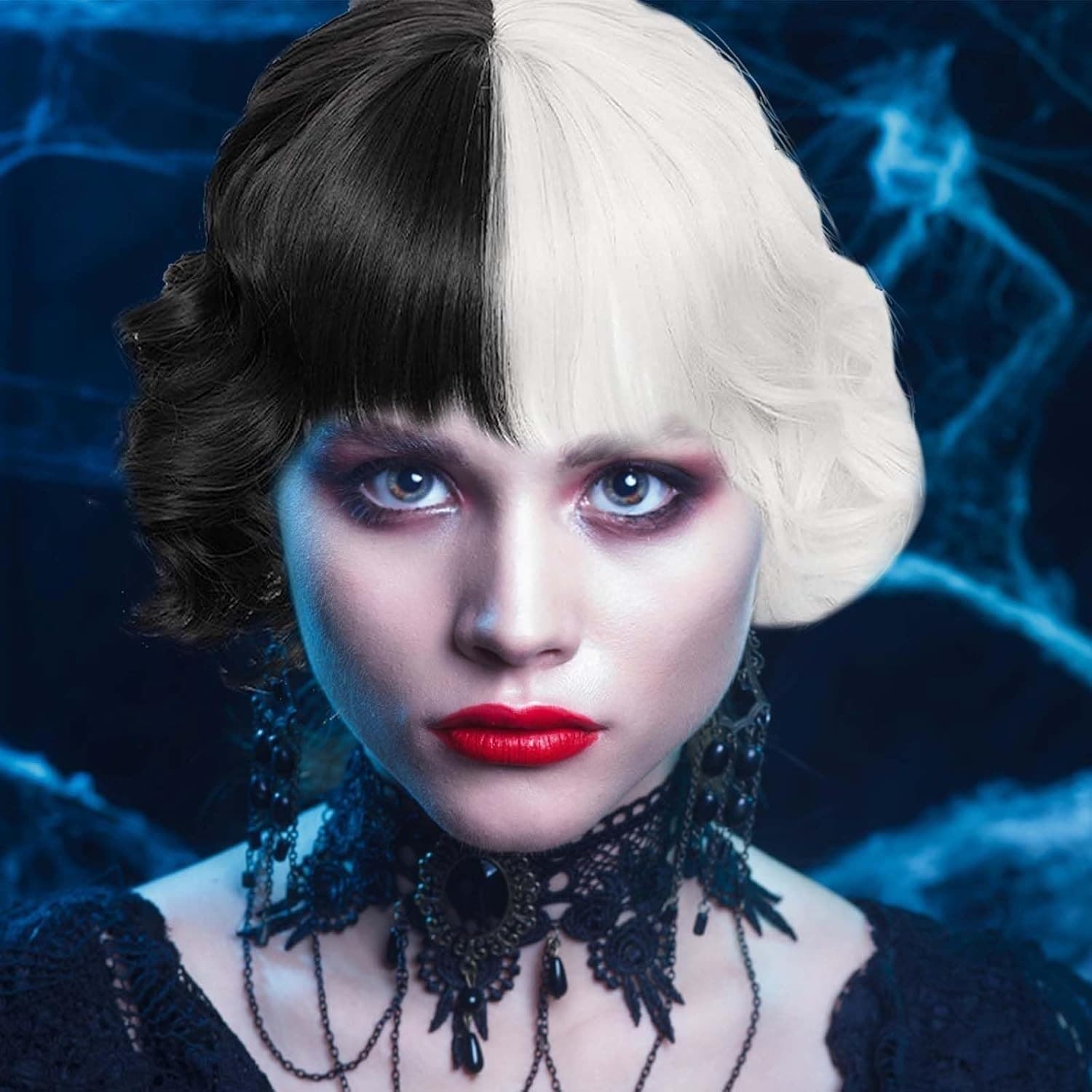 Kurze schwarz-weiße Halloween-Perücke für Cosplay