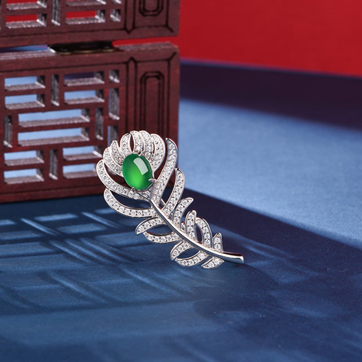 بروش فضية س925، بروش ريش مع كريستوبيراس أخضر مقلد 8x6mm، مغطى بلاتين 4.6غ، دبوس بروش جذاب للنساء مع صندوق هدية