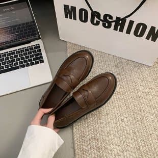 Chaussures en cuir noir pour femme élégantes