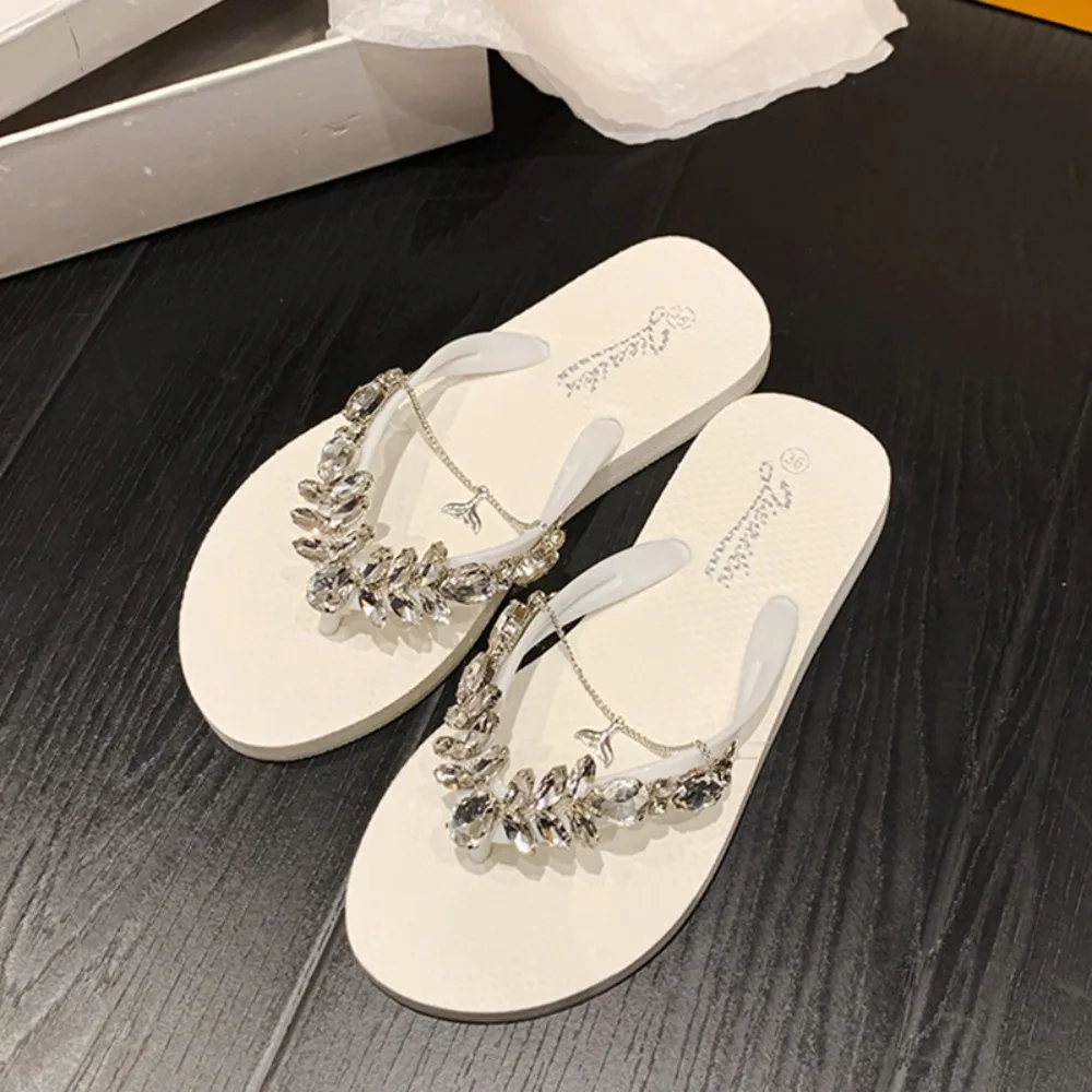 Tongs à la mode pour femmes, pantoufles d'été en verre et diamants pour dames, vêtements d'extérieur quotidiens, antidérapantes, résistantes à l'usure, sandales de styliste