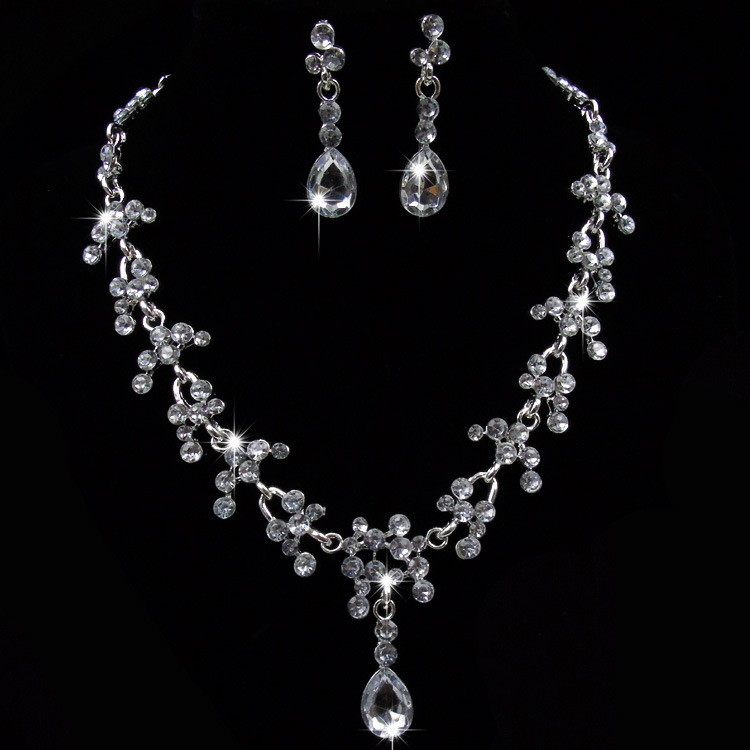 Glitzernde Blumen Ohrringe & Halskette Set