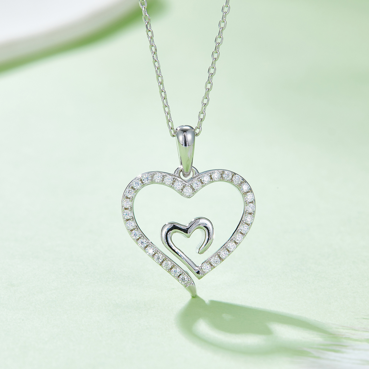 Sterlingsilber Moissanit-Herzen-Halskette 45cm, 32 Steine, Doppelherz-Anhänger mit GRA, platinsiert, Romantisches Schmuck-Geschenk-Set