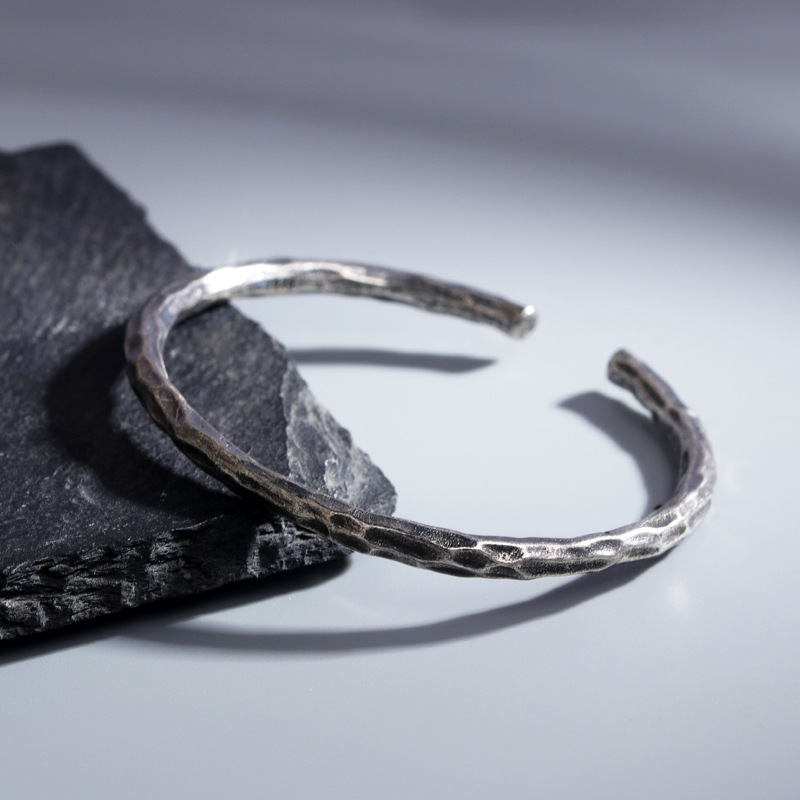 Vintage Distressed Cylindrical Simple Opening Bracelet