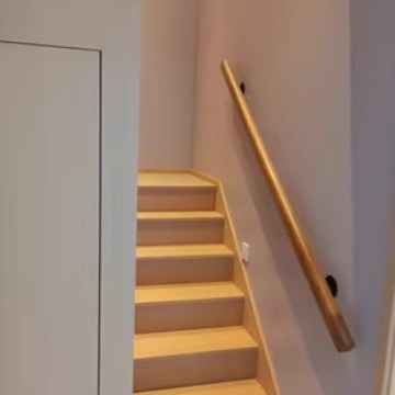 Wandmontierter Glanzspülenhalter ohne Schlag - Platzsparend und elegant