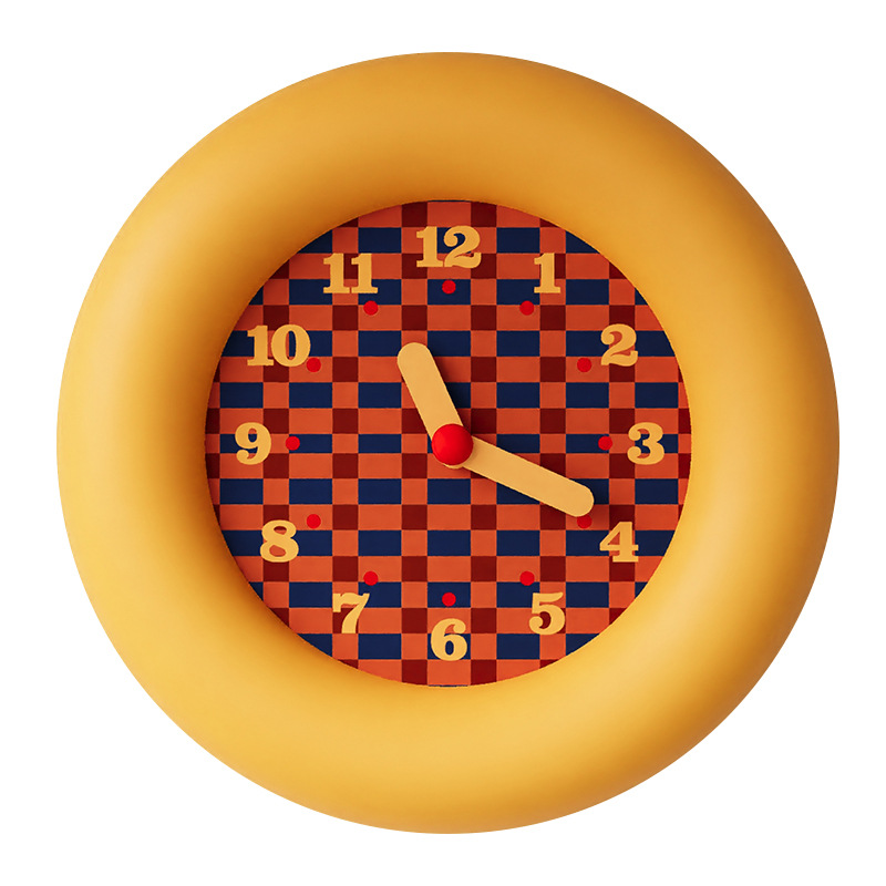 Schlichte moderne Wanduhr