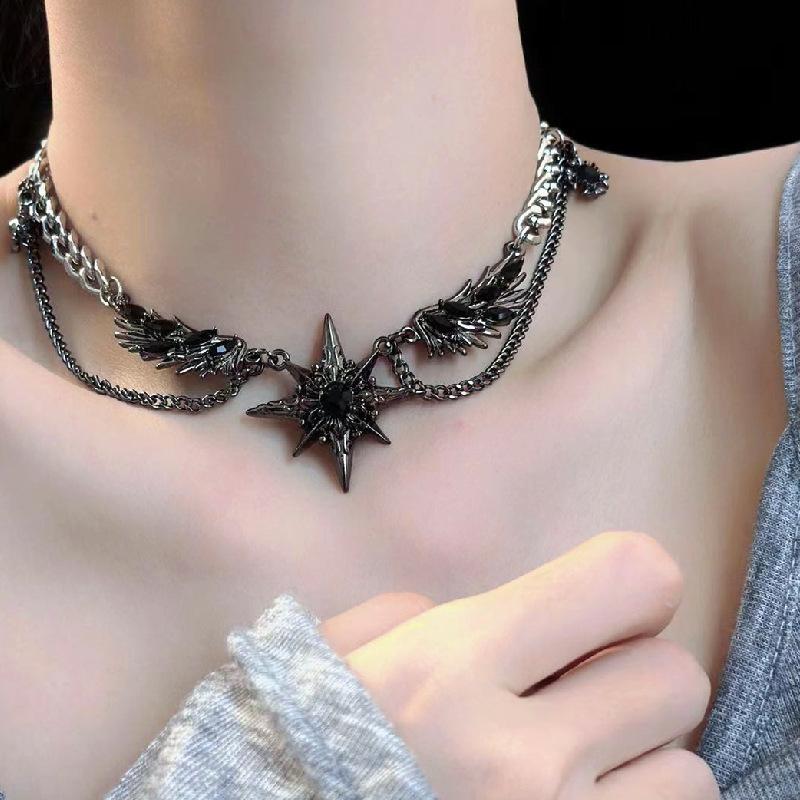 Schwarzwingiger Sternhimmel Choker - Punks-inspirierter Subkultur-Schmuck für coole und edle Mädchen - Gotik