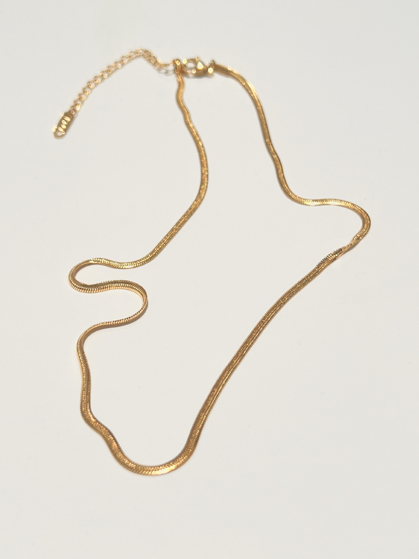 Personalisierte 18k Gold verzierte, diamantenbesetzte Buchstabenanhänger mit verschiedenen Kettenoptionen